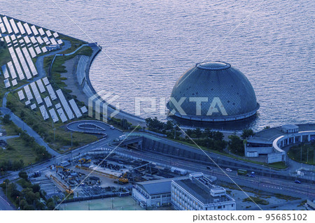 從大阪府展望台眺望的咲島大廈浪花海之時館（舊址） 95685102