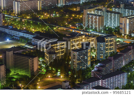 Night view from the observatory of the Osaka Prefectural Government Sakishima Building toward Nanko Port Town Night view from the observatory of the Osaka Prefectural Government Sakishima Building toward Nanko Port Town 95685121