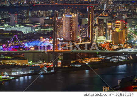 從大阪府咲島政府大樓展望台眺望環球城的夜景 從大阪府咲島政府大樓展望台眺望環球城的夜景 95685134