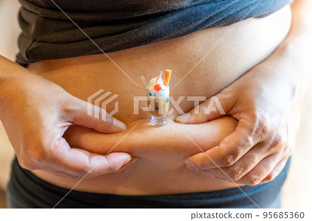 Diet female stomach waist sweets Diet female stomach waist sweets 95685360