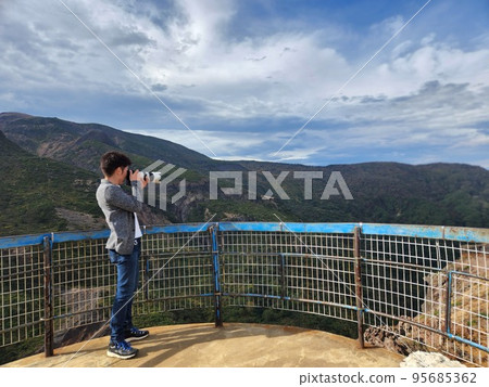 Photographer Shooting Superb view Observation Photographer Shooting Superb view Observation 95685362