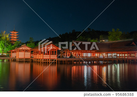 World heritage Miyajima at night 95686388