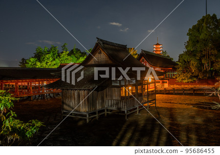 World heritage Miyajima at night 95686455