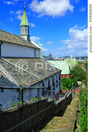[Nagasaki Prefecture] View of Nagasaki in clear weather seen from Kinenzaka 95686604