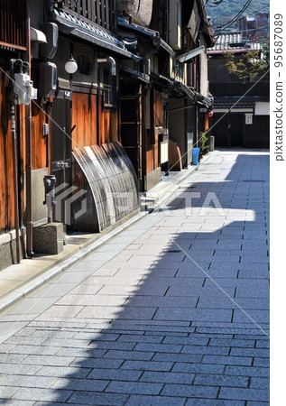 Kyoto city streets 95687089