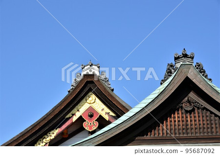 Kyoto Yasaka Shrine Roof 95687092