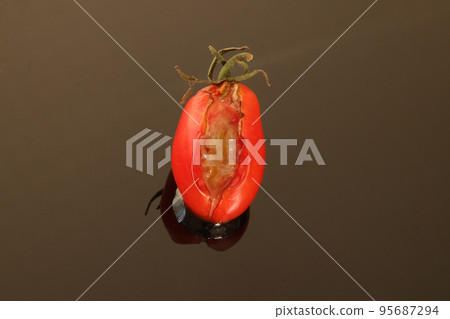 多汁的半乾番茄 多汁的半乾番茄 95687294
