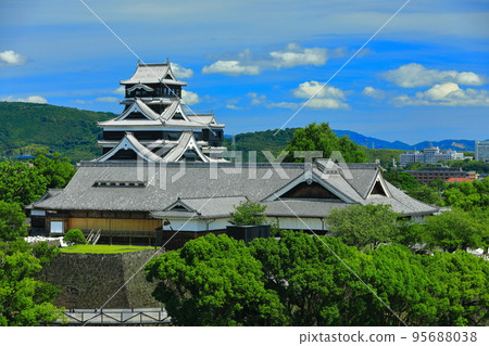 [Kumamoto Prefecture] Kumamoto Castle in sunny weather 95688038
