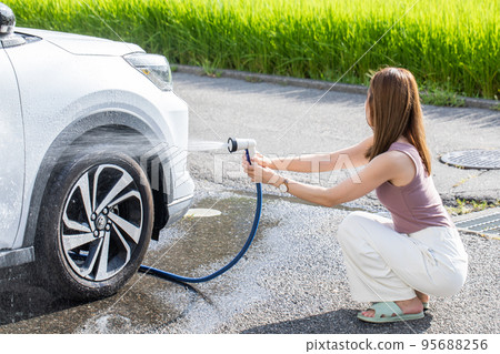 洗車洗車的女人 洗車洗車的女人 95688256