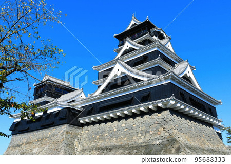 [Kumamoto Prefecture] Kumamoto Castle Main Keep and Small Keep in Sunny Weather 95688333