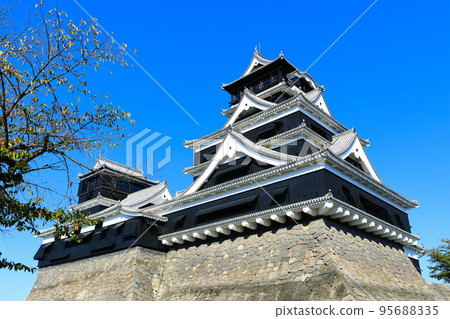 [Kumamoto Prefecture] Kumamoto Castle Main Keep and Small Keep in Sunny Weather 95688335