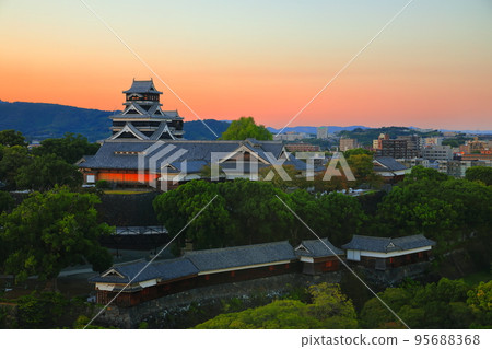 [熊本縣]熊本城的夜景 95688368