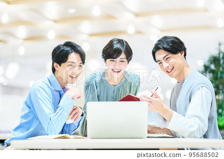 business young business young 95688502