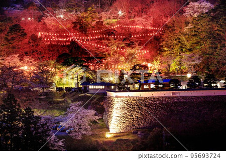 Cherry blossom festival at Nihonmatsu Castle, Kasumigajo Castle in spring (Nihonmatsu City, Fukushima Prefecture, mid-April) 95693724