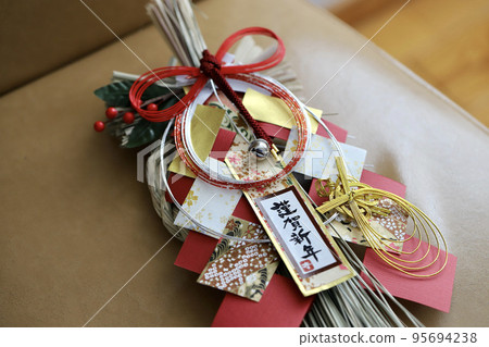 Japanese New Year decorations: Shimekazari 95694238