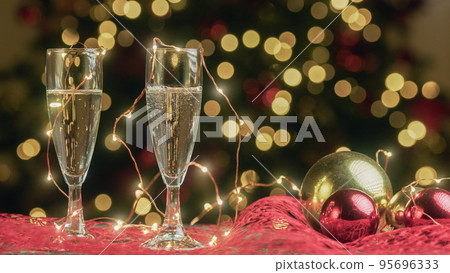 Panettone And Glasses Of Champagne Panettone And Glasses Of Champagne 95696333