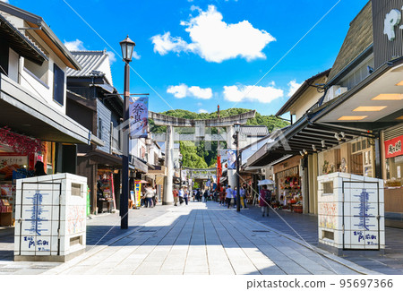 Dazaifu Tenmangu Shrine Monzencho *partially soft focus 95697366