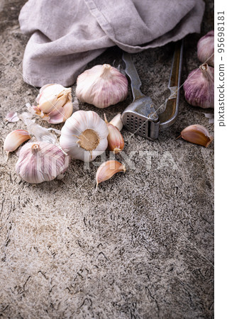 Fresh organic garlic on table Fresh organic garlic on table 95698181