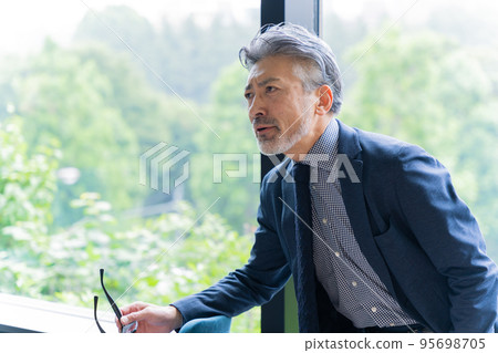 商人/高級男性 95698705