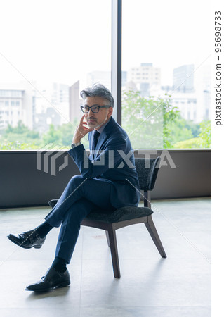 商人/高級男性 95698733