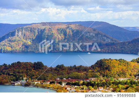 A refreshing morning, a sightseeing boat on Lake Towada from Kodakedai 95699888