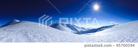 Winter landscape. Ukraine, Carpathian mountains, Dragobrat 95700594