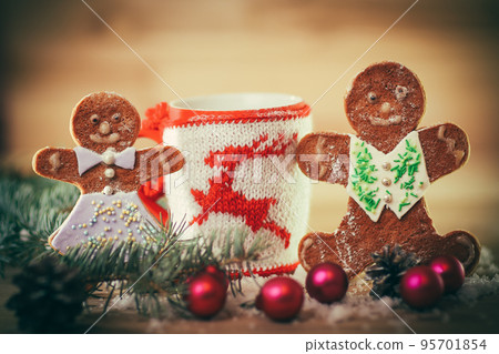 Christmas card. Christmas mug and gingerbread men Christmas card. Christmas mug and gingerbread men 95701854