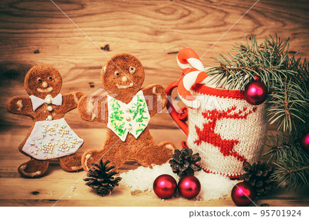 Christmas mug on wooden background. photo with copy space 95701924