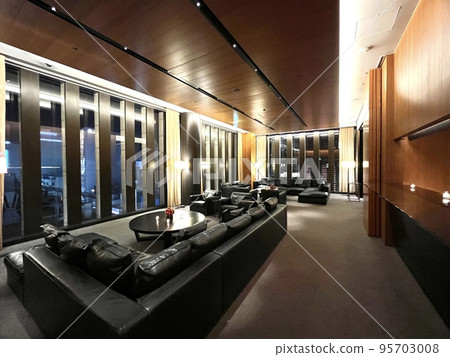 Gorgeous living room in a luxury apartment 95703008