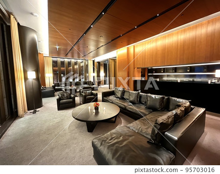 豪華公寓的華麗客廳 95703016