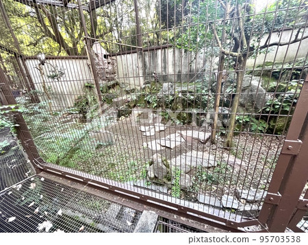 動物園裡的籠子 動物園裡的籠子 95703538