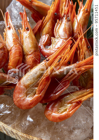 Fresh and delicious shrimp 95711451
