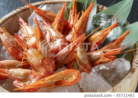 Fresh and delicious shrimp 95711461