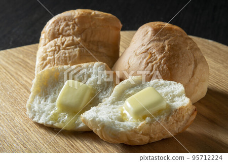 Bread and butter that melts 95712224
