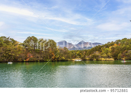 秋季五色沼自然步道 毗沙門沼北鹽原村，福島縣 95712881