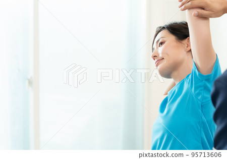 A woman receiving accommodation A woman receiving accommodation 95713606