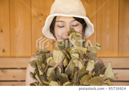 Sauna girls smelling the scent of Vihta 95716924