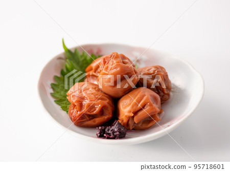 Large Umeboshi (Shiso-zuke Kishu Nanko Ume) 95718601