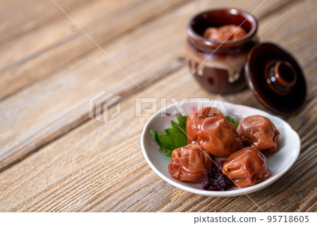 大梅干（Shiso-zuke Kishu Nanko Ume） 95718605