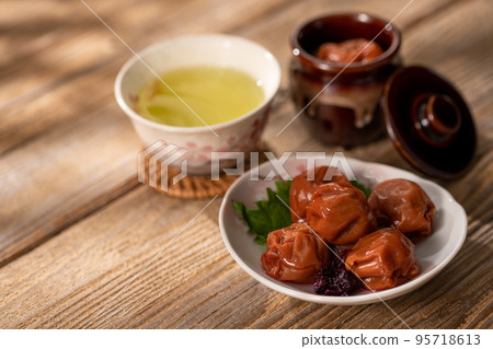 Large Umeboshi (Shiso-zuke Kishu Nanko Ume) 95718613