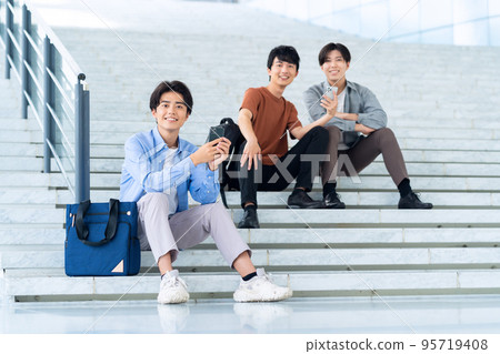 男大學生校園生活學生智能手機 95719408