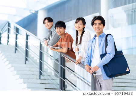 男大學生校園生活學生男女 95719428