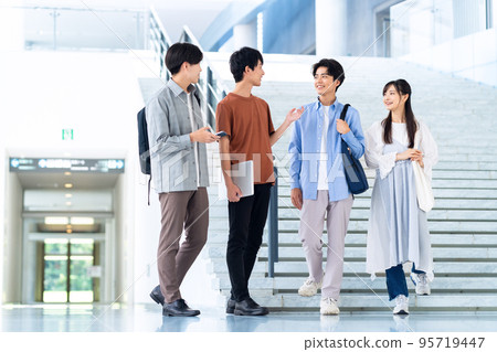 男大學生校園生活學生男女 95719447