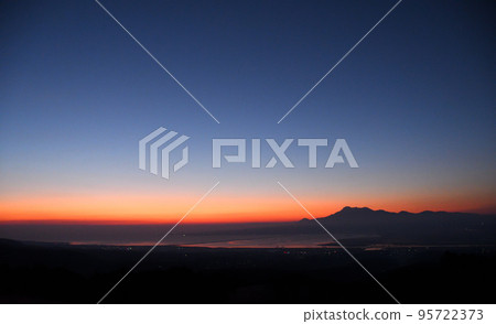 Morning and sunrise at Shirakimine Plateau Morning and sunrise at Shirakimine Plateau 95722373