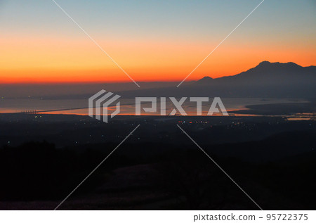 白木峰高原的早晨和日出 白木峰高原的早晨和日出 95722375