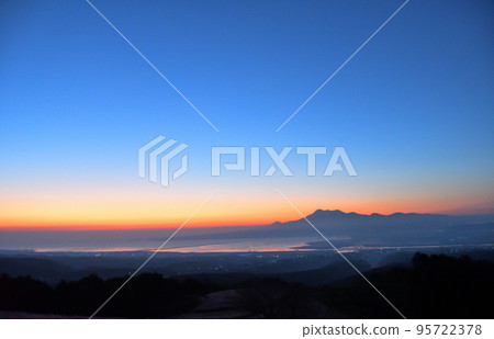 白木峰高原的早晨和日出 白木峰高原的早晨和日出 95722378