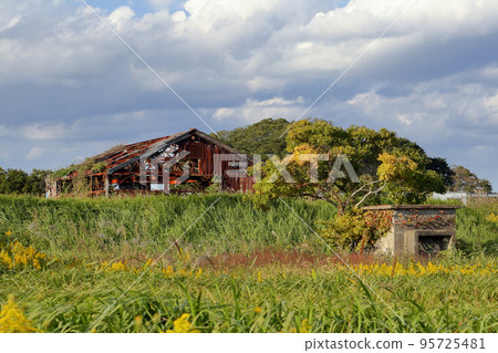 Romantic Ibaraki (Remains of Kashima Naval Air Corps Base. Historic site of the war remaining in Miura Village in Lake Kasumigaura, product of the future.) 95725481