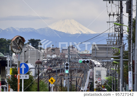 Fuji seen from Setagaya-Daita Station 95727142