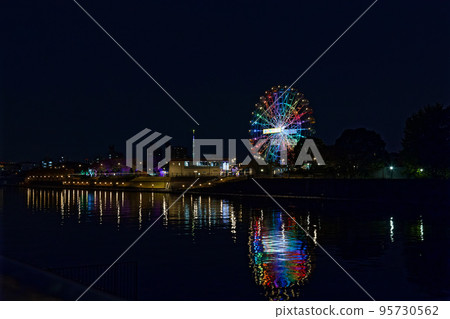 Arakawa Yuen's New Ferris Wheel and Tokyo Sky Tree Illumination Night View 95730562