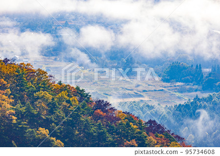 [長野縣]秋天的橡子全景展望台的雲海 95734608